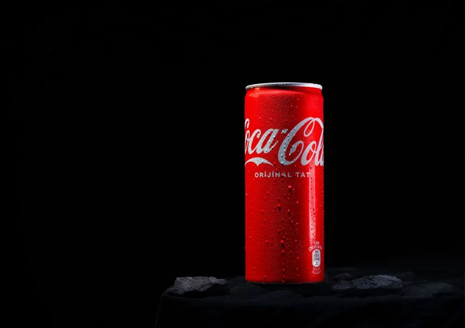Image textuelle minimaliste axée sur les notions de branding et de marketing.